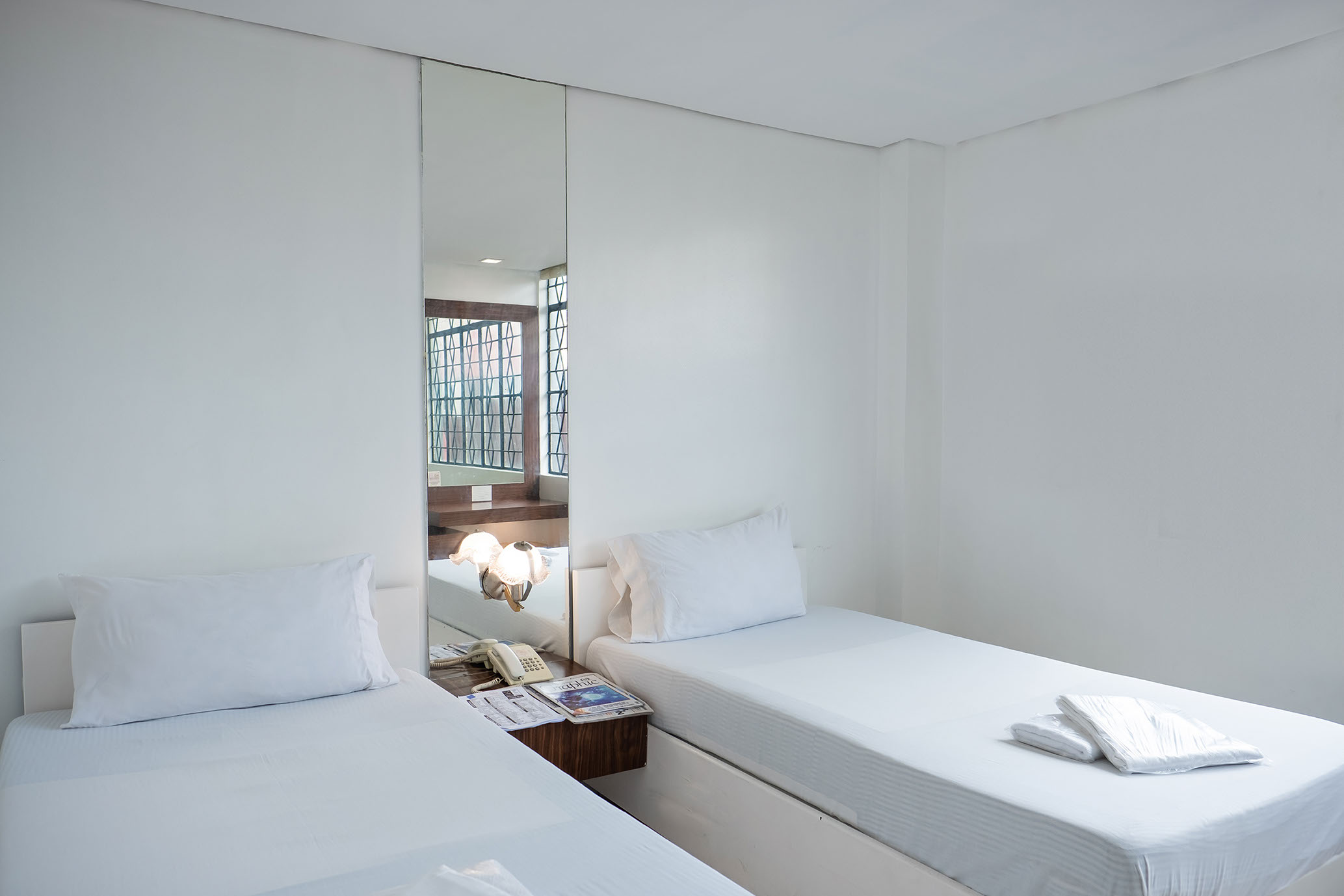 bedbox hotel accommodation twin beds